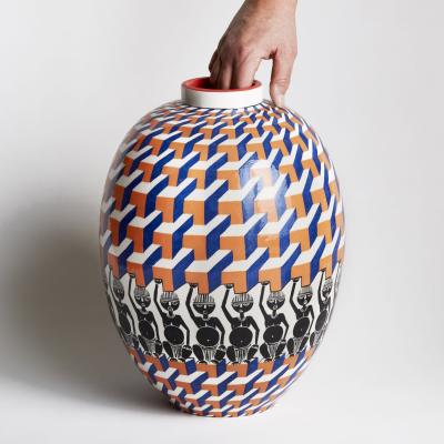VICTOR FOTSO NYIE VASE PILASTRO