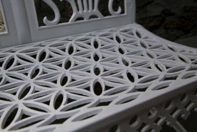 VICTORIAN ERA CAST IRON CURTAIN DESIGN GARDEN SETTEE