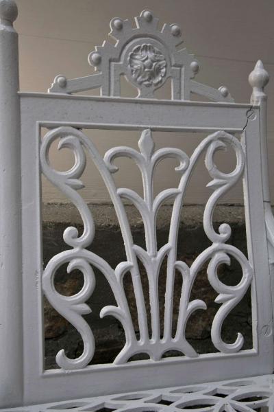 VICTORIAN ERA CAST IRON CURTAIN DESIGN GARDEN SETTEE