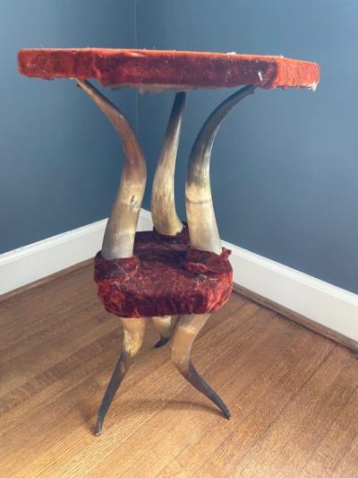 VICTORIAN HORN AND VELVET STAND