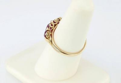 VICTORIAN RUBY AND DIAMOND FIVE STONE GOLD RING
