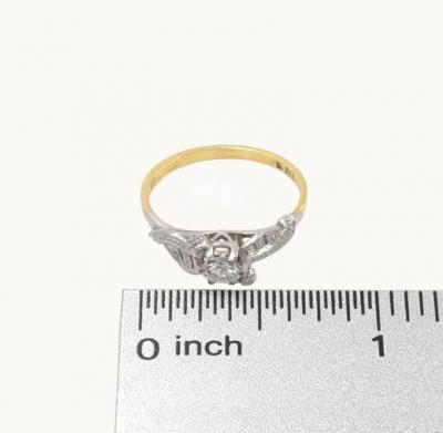 VINTAGE 0 40 CARAT ROUND BRILLIANT CUT DIAMOND AND PLATINUM AND 18K GOLD RING