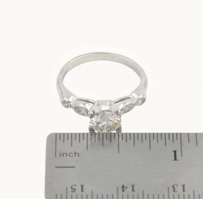 VINTAGE 0 93 CARAT ROUND DIAMOND AND PLATINUM ENGAGEMENT RING CIRCA 1940