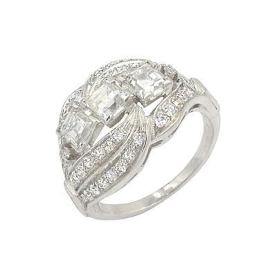 VINTAGE 3 SQUARE DIAMOND AND PLATINUM RING CIRCA 1930