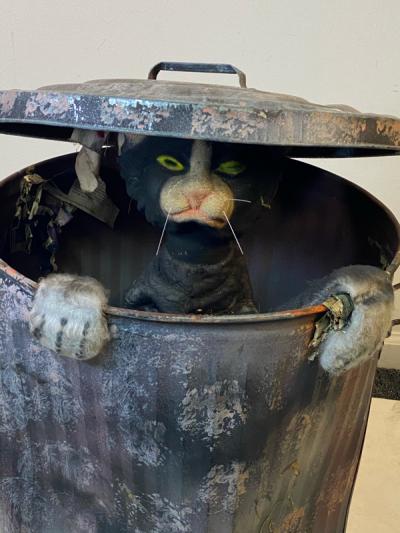 VINTAGE BLACK AND WHITE CAT IN TRASH CAN AUTOMATON