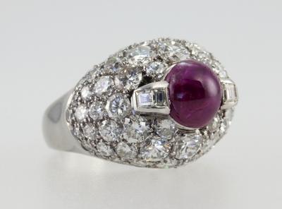 VINTAGE DIAMOND CLUSTER AND RUBY DOME PLATINUM RING