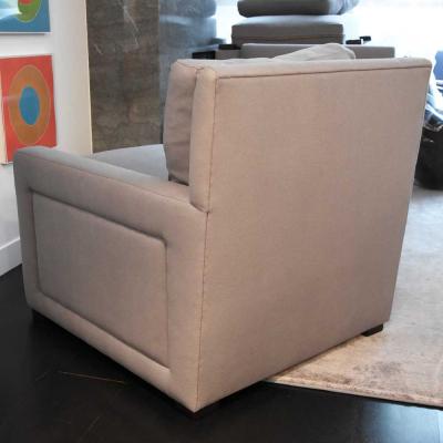 VINTAGE ENGLISH DESIGN ARMCHAIRS