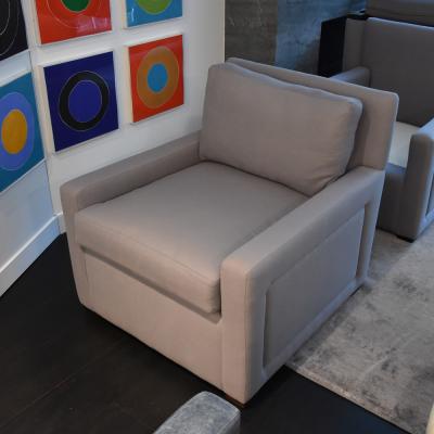 VINTAGE ENGLISH DESIGN ARMCHAIRS
