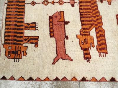 VINTAGE PERSIAN BAKHTIARI PICTORIAL ACCENT RUG