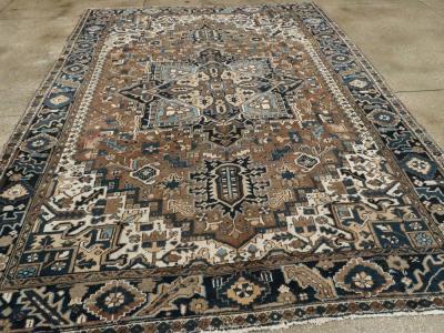 VINTAGE PERSIAN HERIZ CARPET