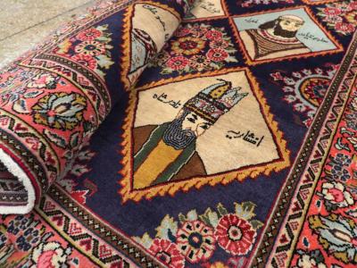 VINTAGE PERSIAN KERMAN PICTORIAL ACCENT RUG