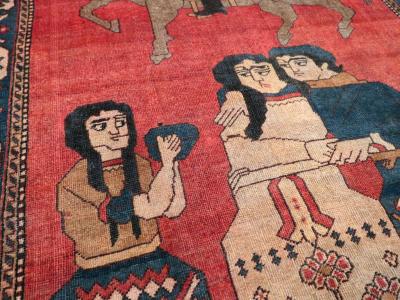 VINTAGE PERSIAN PICTORIAL BAKHTIARI ACCENT RUG