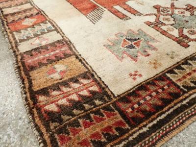 VINTAGE PERSIAN PICTORIAL GABBEH RUG