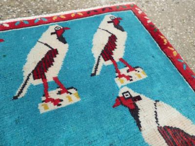 VINTAGE PERSIAN SHIRAZ PICTORIAL RUG