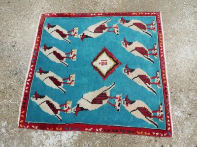 VINTAGE PERSIAN SHIRAZ PICTORIAL RUG
