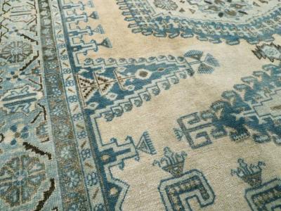 VINTAGE PERSIAN VEECE ACCENT CARPET