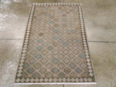 VINTAGE TABRIZ RUG