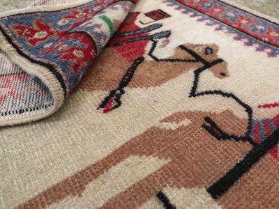 VINTAGE TURKISH ANATOLIAN PICTORIAL THROW RUG
