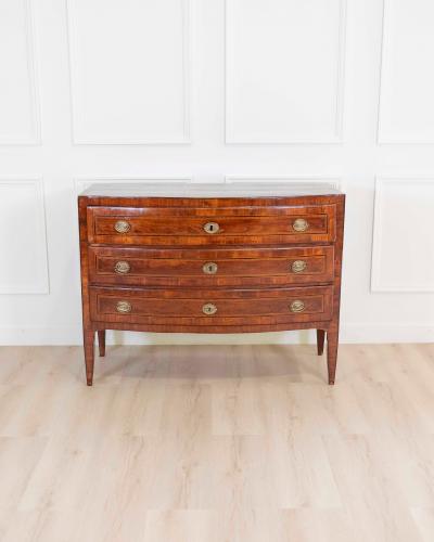 Venetian Louis XVI Leaf Shaped Chest of Drawers Late 18th Century