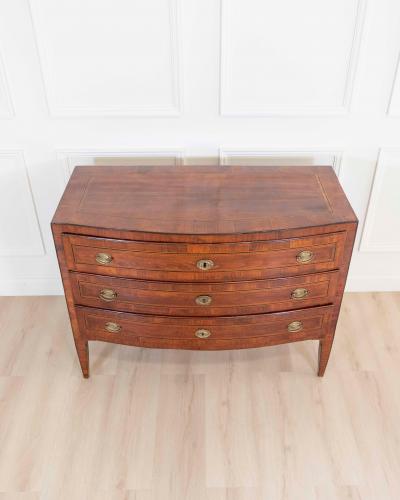 Venetian Louis XVI Leaf Shaped Chest of Drawers Late 18th Century