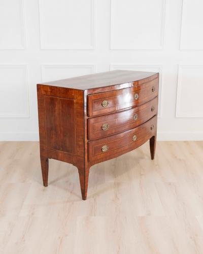 Venetian Louis XVI Leaf Shaped Chest of Drawers Late 18th Century