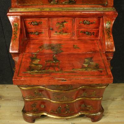 Venetian lacquered and gilded chinoiserie trumeau from 20th century