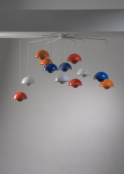 Verner Panton Verner Panton chandelier with 12 flowerpot lamps