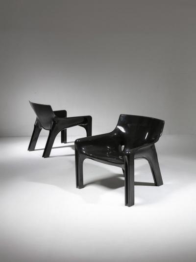 Vico Magistretti Pair of Vicario Chairs and Arcadia Table by Vico Magistretti for Artemide
