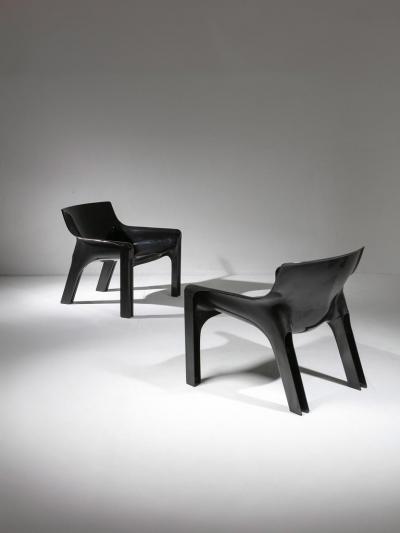 Vico Magistretti Pair of Vicario Chairs and Arcadia Table by Vico Magistretti for Artemide