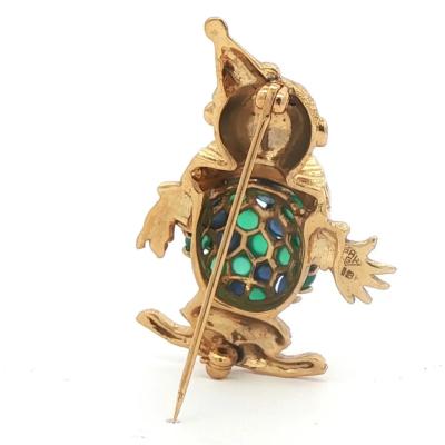 Vintage 18 karat Gold Sapphire and Chalcedony Brooch