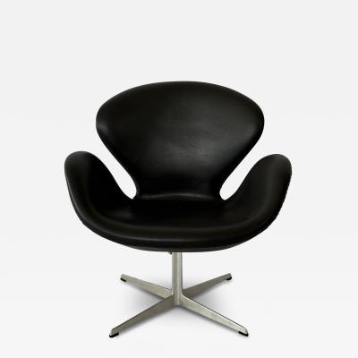 Vintage Arne Jacobsen Swan Chair 