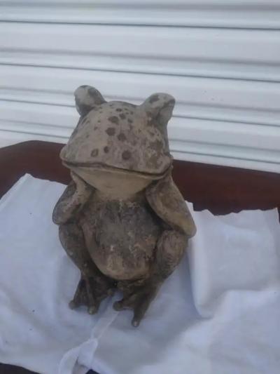 Vintage Indoor Outdoor Resin Cast Frog