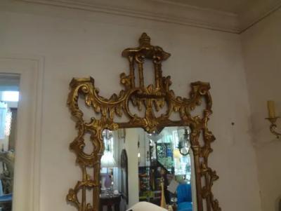 Vintage Italian Chinese Chippendale Style Carved Giltwood Pagoda Mirror