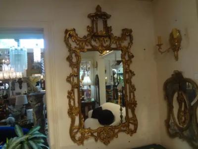 Vintage Italian Chinese Chippendale Style Carved Giltwood Pagoda Mirror