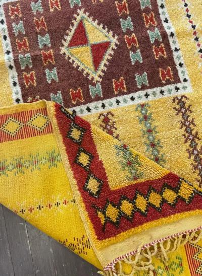 Vintage Tribal Moroccan Rug c 1960s 43 x 7