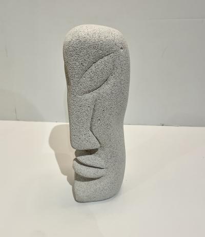 Visage sculpture