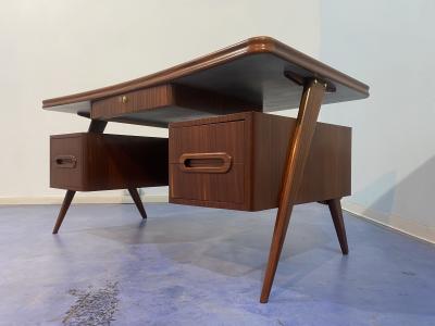 Vittorio Dassi Mobilificio Dassi Dassi Italian Mid Century Executive desk designed by Vittorio Dassi in 1950s
