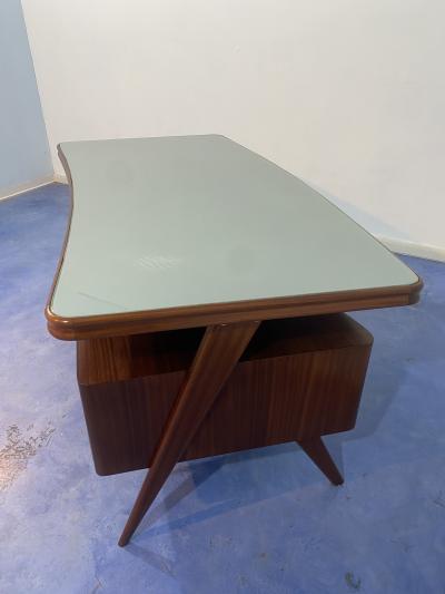 Vittorio Dassi Mobilificio Dassi Dassi Italian Mid Century Executive desk designed by Vittorio Dassi in 1950s