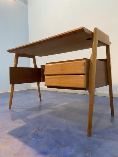 Vittorio Dassi Mobilificio Dassi Dassi Italian Mid Century Modern desk and chair designed by Vittorio Dassi in 1950s