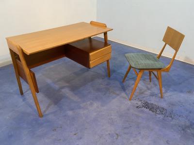Vittorio Dassi Mobilificio Dassi Dassi Italian Mid Century Modern desk and chair designed by Vittorio Dassi in 1950s