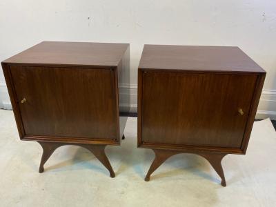 Vladimir Kagan EXCEPTIONAL MID CENTURY NIGHTSTANDS IN THE MANNER OF VLADIMIR KAGAN