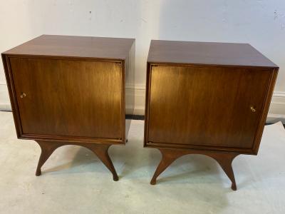 Vladimir Kagan EXCEPTIONAL MID CENTURY NIGHTSTANDS IN THE MANNER OF VLADIMIR KAGAN