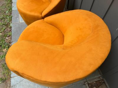 Vladimir Kagan Gorgeous Pair Vladimir Kagan Directional Swivel Nautilus Chair Mid Century