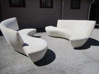 Vladimir Kagan Gorgeous Pair of Vladimir Kagan Bilbao Sofas Mid century Modern