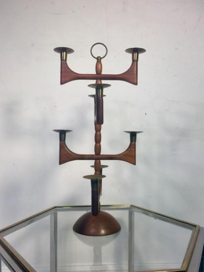 Vladimir Kagan MID CENTURY MODERNIST WALNUT BRASS 8 LIGHT CANDLESTICK IN THE MANNER OF KAGAN