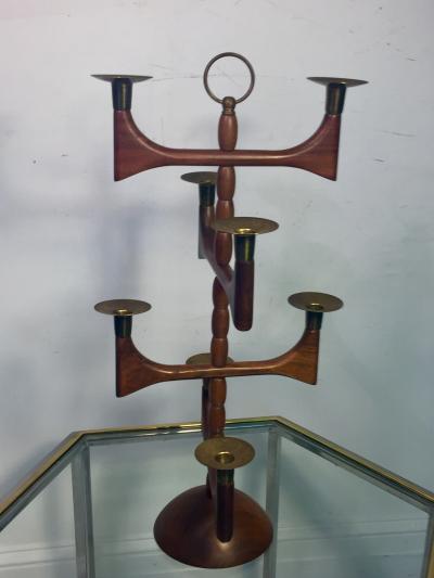 Vladimir Kagan MID CENTURY MODERNIST WALNUT BRASS 8 LIGHT CANDLESTICK IN THE MANNER OF KAGAN