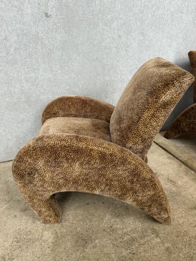 Vladimir Kagan OUTSTANDING SCULPTURAL LEOPARD PRINT PAIR OF VLADIMIR KAGAN STYLE LOUNGE CHAIRS