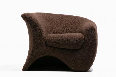 Vladimir Kagan Pair of Vladimir Kagan Hurricane Lounge Chairs in New Chocolate Brown Boucl 