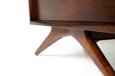 Vladimir Kagan Rare Vladimir Kagan Three Drawer Dresser for Grosfeld House circa 1955