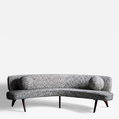 Vladimir Kagan Restored Curved 1950s sofa with sculptural legs in the manner of Vladimir Kagan